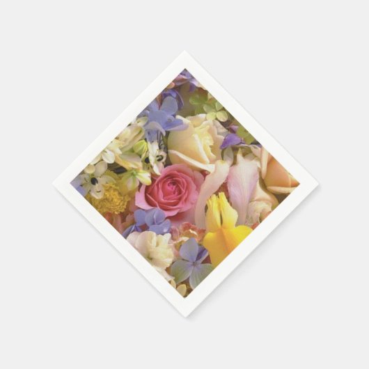 Serviette En Papier Rose, Roses Blanches, Violet, Fleurs Irises Jaunes (Coin)