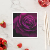 Serviette En Papier Rose rouge violet gothique (En situation)