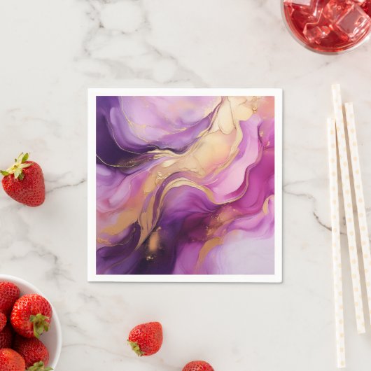 Serviette En Papier Rose violet moderne et or (En situation)