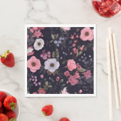 Serviette En Papier Roses d'été en noir (En situation)