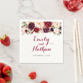 Serviette En Papier Rouge Bourgogne Floral Mariage de automne Napkin (En situation)
