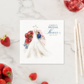 Serviette En Papier Rouge Bourgogne Robe Bleue Marine Fleurs Mariage (En situation)