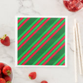 Serviette En Papier Rouge et bandes de différentes nuances de vert (En situation)
