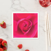 Serviette En Papier Rouge romantique Rose rose v2 (En situation)