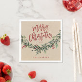 Serviette En Papier Rouge rustique Script Joyeux Noël vert (En situation)