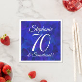 Serviette En Papier Royal Blue 70 et fête d'anniversaire sensationnell (En situation)