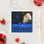 Serviette En Papier Royal Blue Black Floral Damask 50th Birthday Photo (En situation)