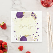 Serviette En Papier royal violet & fleurs blanches or mariage (En situation)