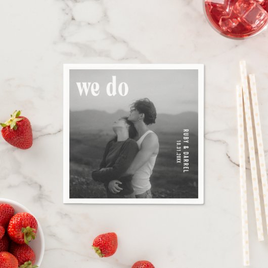 Serviette En Papier Ruby Photo Mariage moderne (En situation)