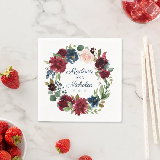 Serviette En Papier Russe Marine Marsala Floral Mariage serviettes (En situation)