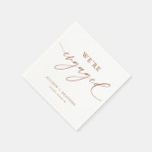 Serviette En Papier Rust Terracotta Nous sommes engagés Fiançailles (Coin)