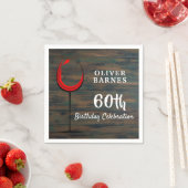 Serviette En Papier Rustic Wood Red Wine 60e fête d'anniversaire (En situation)