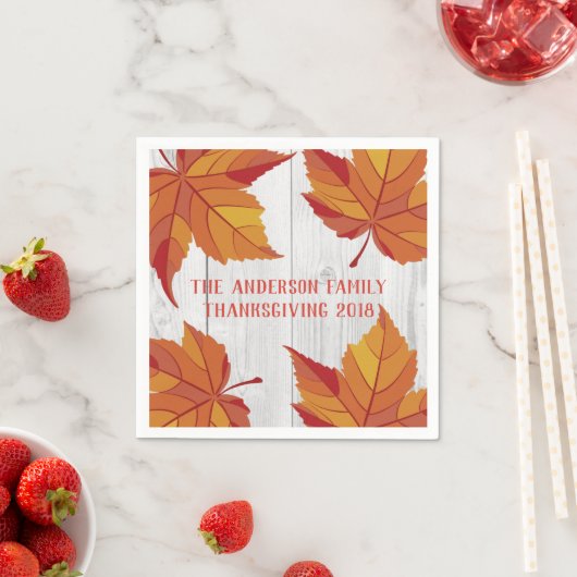 Serviette En Papier Rustique Automne Feuille orange & Bois blanc | Per (En situation)
