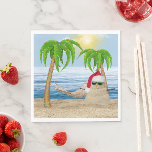 Serviette En Papier Sandman De Noël Sur La Plage Tropicale (En situation)