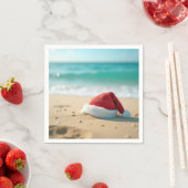 Serviette En Papier Santa Claus Casquette sur une plage tropicale (En situation)