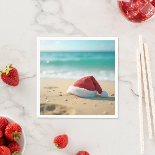 Serviette En Papier Santa Claus Casquette sur une plage tropicale (En situation)