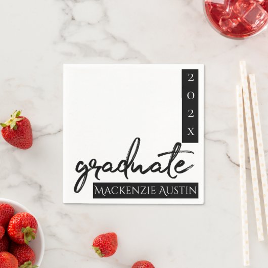 Serviette En Papier Script noir diplômé | Classic Keepsaké avec année (En situation)