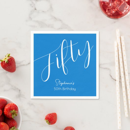 Serviette En Papier Script simple moderne bleu 50e anniversaire (En situation)