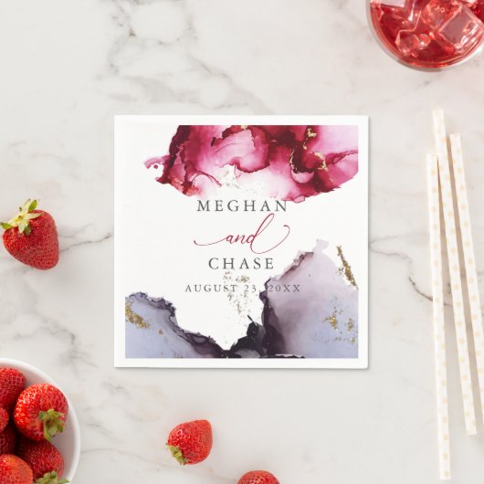 Serviette En Papier Serviettes Abstraites Ethereal Ruby Rouge et viole (En situation)