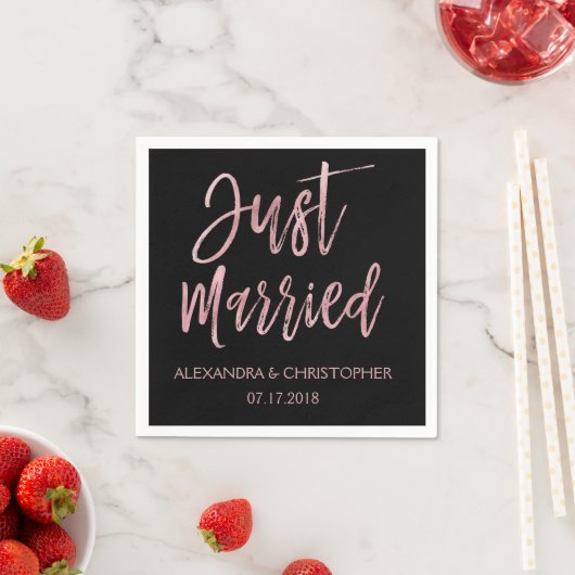 Serviette En Papier Serviettes en or noir et Rose marié (En situation)