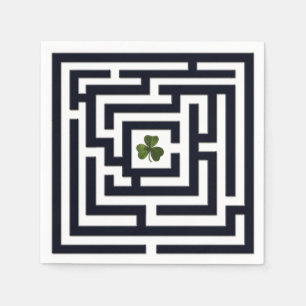 Serviette En Papier Shamrock dans le défi noir de labyrinthe