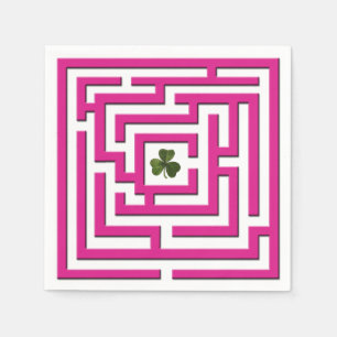 Serviette En Papier Shamrock dans le défi rose de labyrinthe