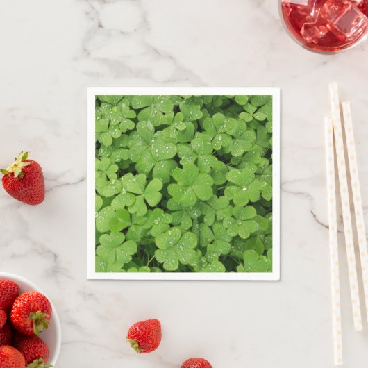 Serviette En Papier Shamrock vert frais, veine de St. Patricks (En situation)