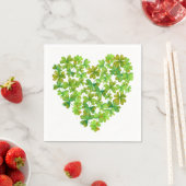 Serviette En Papier Shamrocks dans un coeur (En situation)
