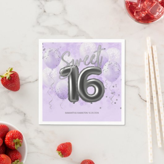 Serviette En Papier Silver Foil Sweet 16 Ballons Anniversaires Lavande (En situation)