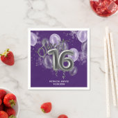 Serviette En Papier Silver Foil Sweet 16 Ballons d'anniversaire violet (En situation)