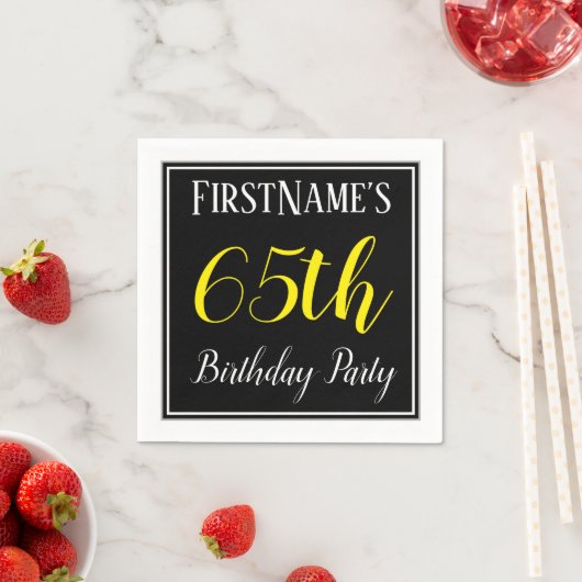 Serviette En Papier Simple, 65e fête d'anniversaire avec nom personnal (En situation)