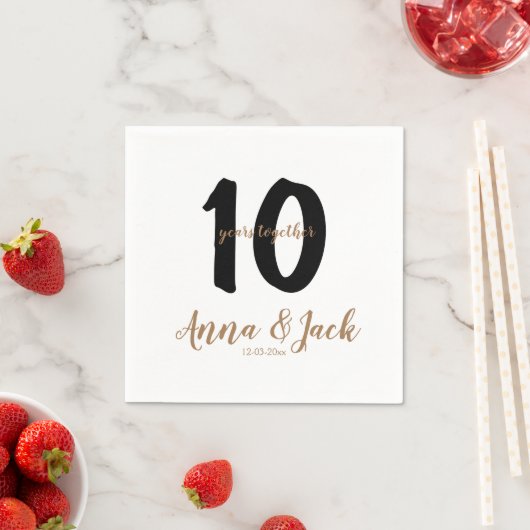Serviette En Papier simple personnalisé 10 ans nom date (En situation)