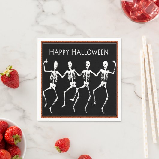 Serviette En Papier Skeletons de danse Halloween noir (En situation)
