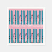 Serviette En Papier Skis bleus sur neige et arrière - plan rose (Devant)