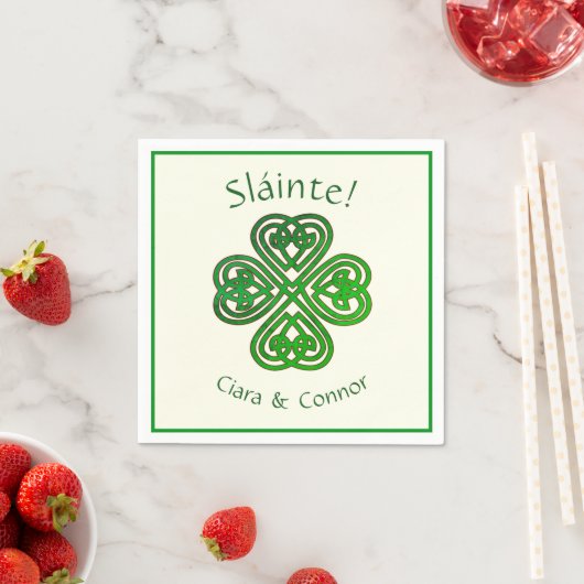 Serviette En Papier Sláinte Green Celtic Irish Shamrock Nom (En situation)