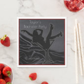 Serviette En Papier Soirée Célibataire Silhouette Satin Noir (En situation)