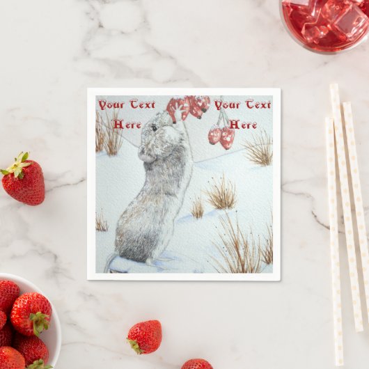 Serviette En Papier Souris mignonne et baies rouges scène de neige (En situation)