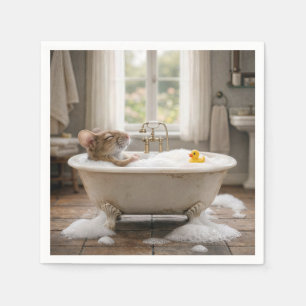Serviette En Papier Souris trempant dans un bain moussant