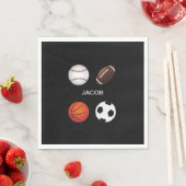 SERVIETTE EN PAPIER "SPORTS" PAPIER NAPKINS AVEC NOM D'ENFANT. (En situation)