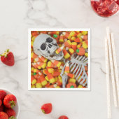Serviette En Papier Squelette d'Halloween dans le maïs bonbon (En situation)