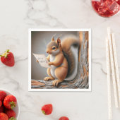 Serviette En Papier Squirrel Lecture d'un Invitation de fête d'anniver (En situation)
