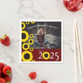 Serviette En Papier Sunflower Country Graduation Party Maroon (En situation)