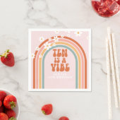 Serviette En Papier Super Ten est une vibe margueuse arc-en-ciel 10e a (En situation)