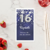 Serviette En Papier Sweet 16 étoiles bleu marine en argent (En situation)