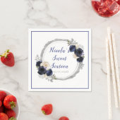 Serviette En Papier Sweet sixteen de fleurs élégantes bleu marine et a (En situation)