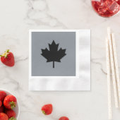 Serviette En Papier Symbole canadien de la feuille d'érable noire (En situation)