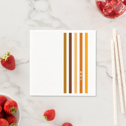 Serviette En Papier Tan Brown Orange Vertical Stripes Monogramme (En situation)