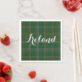 Serviette En Papier Tartan national irlandais et texte personnalisable (En situation)