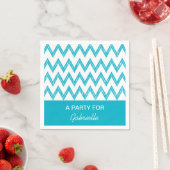 Serviette En Papier Tendance Crayon Turquoise Chevron Zigzags Avec Nom (En situation)