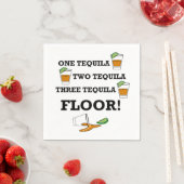 Serviette En Papier Tequila Verre Tiré Avec Cocktail Lime Wedge (En situation)